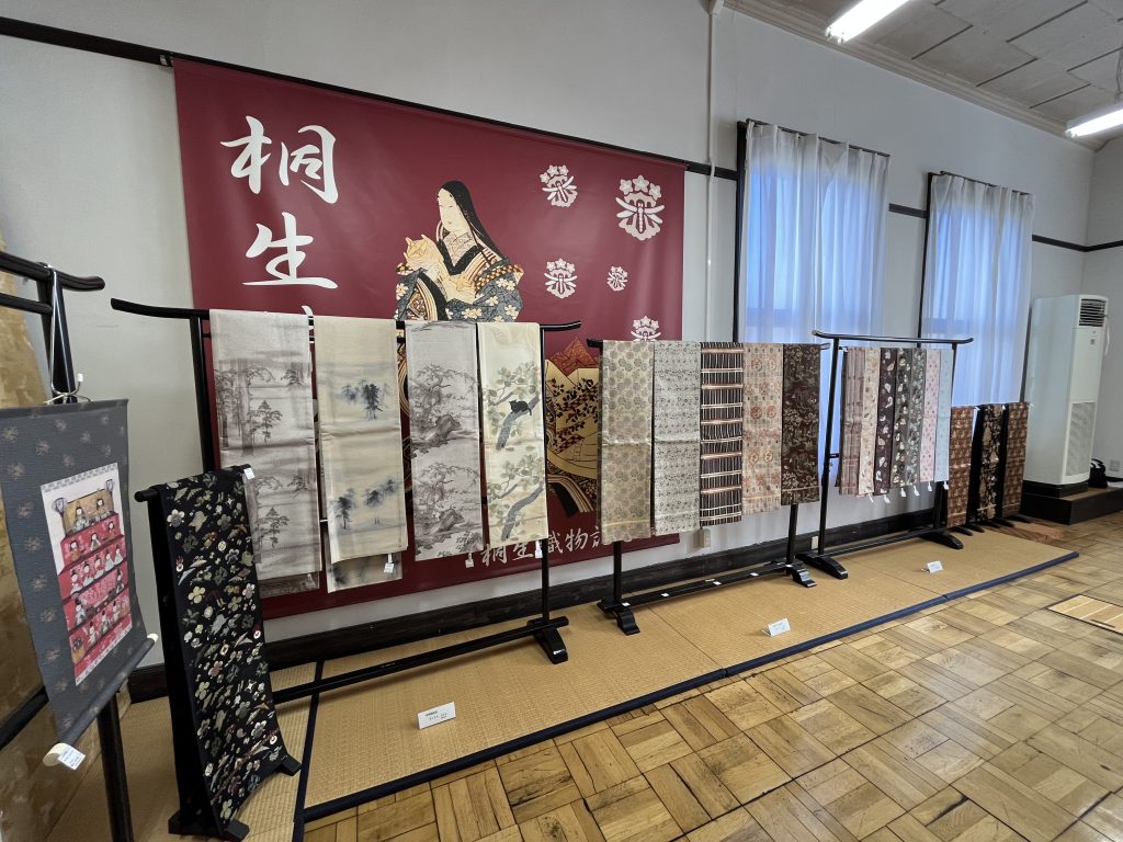 1月9日(木)-28日（火）「絵画織 新伊美術織物」展 商品のご紹介